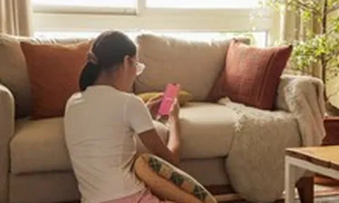 Hẹn hò thời 4.0: Từ quẹt app đến thuê người mai mối nhưng vẫn kết hôn muộn