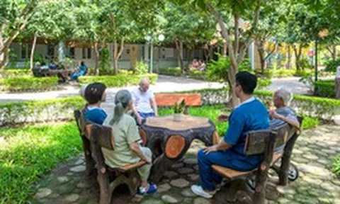 Hà Nội đã có viện dưỡng lão chuẩn Nhật Bản với giá 8,5 triệu đồng mỗi tháng: Xây dựng theo mô hình "nhà vườn" xanh mát, chăm sóc toàn diện