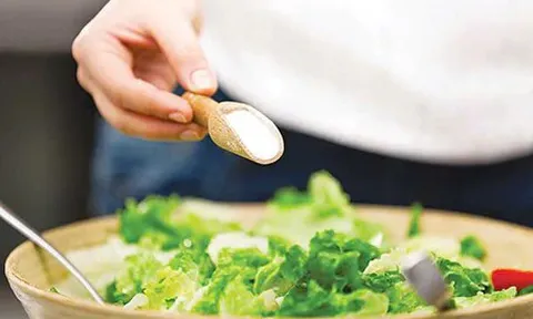 Thực phẩm nào chứa nhiều muối nhưng lại không có vị mặn?