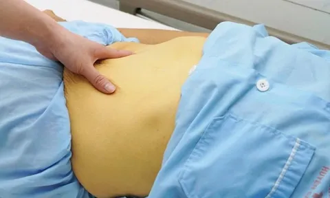 Tin thuốc nam trị đau khớp, người phụ nữ 62 tuổi nhận “cái giá” đắt