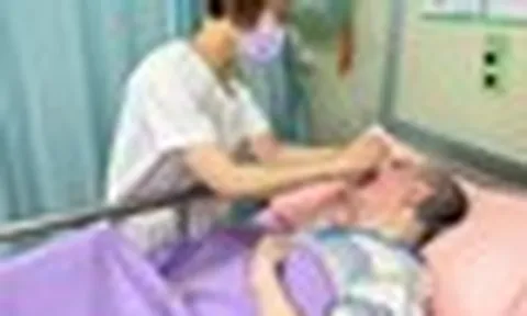 Người đàn ông 65 tuổi đột quỵ suýt tử vong chỉ vì chọn sai... một chiếc gối
