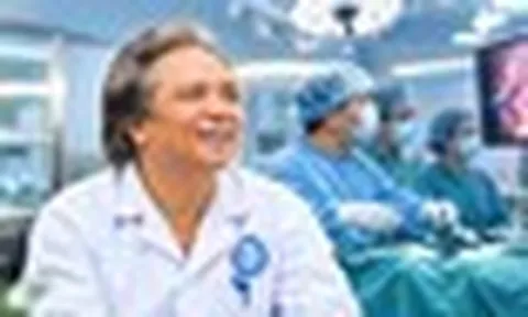 Vị bác sĩ Việt Nam khiến hàng trăm bác sĩ nước ngoài tìm đến học một kỹ thuật