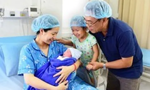 Chọn mốc 35 tuổi để khuyến khích sinh đủ 2 con