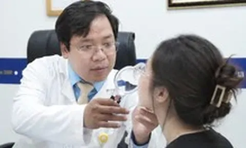 Nữ sinh mặt sưng 'như ong đốt’ vì làm đẹp cấp tốc để tựu trường