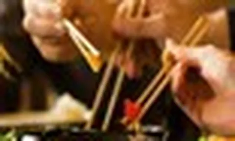 4 thói quen dùng đũa cần bỏ ngay