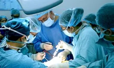 Hai trẻ điếc bẩm sinh phức tạp được mở cánh cửa âm thanh nhờ kỹ thuật đầu tiên ở Việt Nam