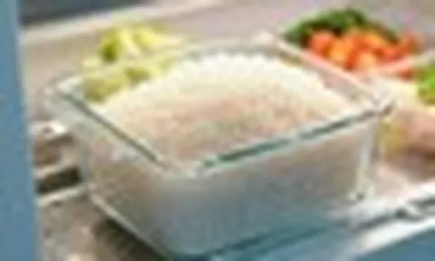 Lời khuyên cho các gia đình hay để cơm nguội vào tủ lạnh