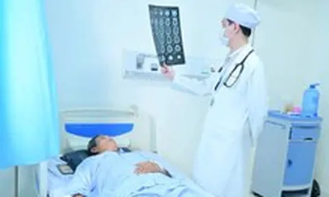 Cấp cứu bệnh nhân đột quỵ trong 30 phút 'giờ vàng' tại Vĩnh Long