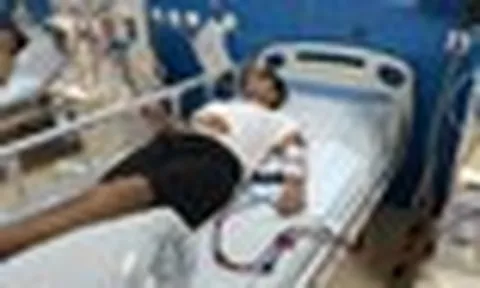 Ông bố 24 tuổi đã suy thận giai đoạn cuối, bác sĩ tiếc nuối: "Sống lành mạnh mấy cũng không tránh được"