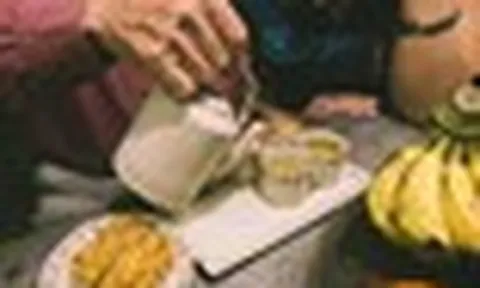 Lý do vì sao mọi người thường uống trà khi ăn bánh trung thu