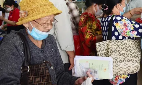 Đề xuất bảo hiểm y tế chi thêm thuốc điều trị ung thư để người dân bớt phải mua ngoài: Bộ Y tế nói gì?
