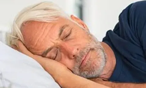 Ngủ trưa ở người lớn tuổi có cả tín hiệu cảnh báo sức khỏe