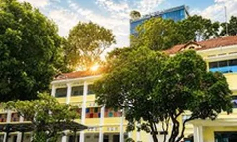 'Thay áo mới' cho tòa nhà gần trăm tuổi mang kiến trúc Pháp của Bệnh viện Từ Dũ