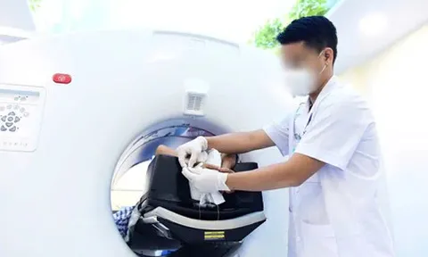 Máy PET/CT có ở phía Nam, sao người bệnh vẫn phải ra Hà Nội?