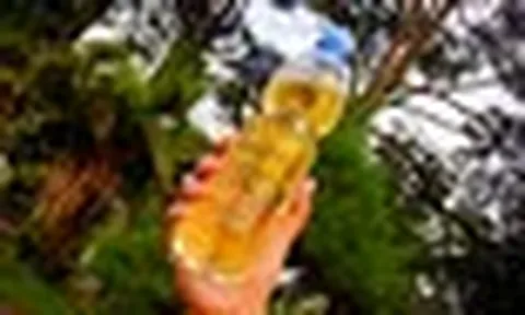 Hơn 90% người bệnh không biết thận đang "chết dần", bác sĩ dạy cách tự kiểm tra chỉ với 1 chiếc chai nhựa