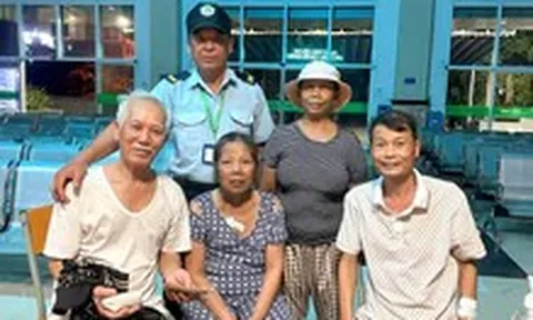 Hai cụ già mất gần 15 triệu đồng tiền chữa ung thư, nữ bệnh nhân nhặt được tìm cách trả lại