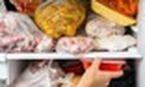 Ngày càng nhiều người mắc ung thư đại trực tràng, bác sĩ thở dài: "Đừng ăn 5 món để lâu trong tủ lạnh"