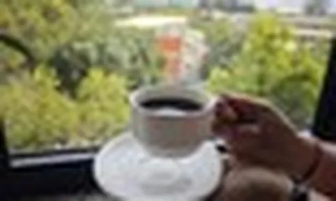 Uống cà phê mỗi ngày có tốt không? Tại sao 5 nhóm người này nên hạn chế?