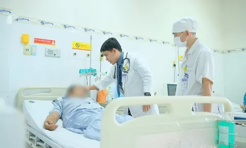 Người đàn ông 57 tuổi nhập viện cấp cứu sau bữa tối, bác sĩ cảnh báo dấu hiệu nguy hiểm