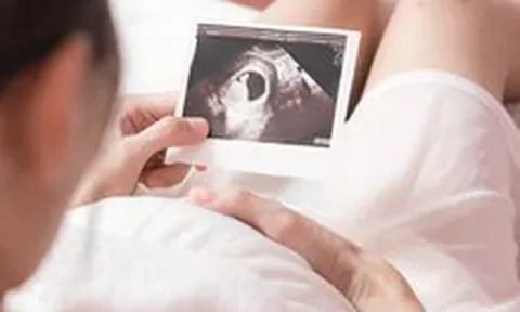 'Đẻ cả ba cô con gái, sau này ai nối dõi, ai phụng dưỡng tuổi già?'