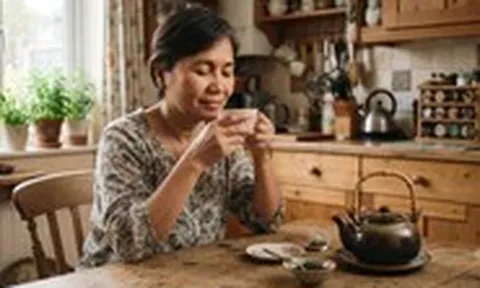 Uống trà và cà phê, ảnh hưởng như thế nào đến sức khỏe xương?