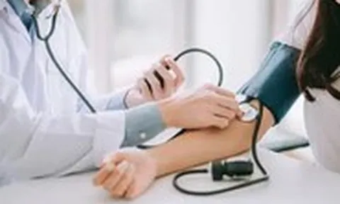 Uống 3-4 loại thuốc huyết áp mỗi ngày nhưng chỉ số vẫn cao, nguyên nhân có thể do đâu?