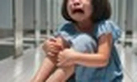 Bé gái 4 tuổi thường xuyên kêu đau chân, gia đình tưởng đau tăng trưởng, đi khám mới biết bé mắc "loại ung thư nguy hiểm nhất ở trẻ em"