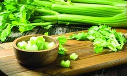 Ngày càng nhiều người chọn uống nước ép rau, vì sao?