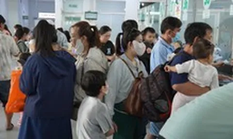 Ca viêm hô hấp ở TP.HCM tăng 64% trong 1 tuần, trẻ nhỏ 'ùn ùn' đến bệnh viện