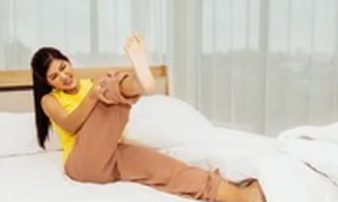 Hay bị chuột rút ban đêm: Khi nào chỉ là co cơ, khi nào cần đi khám?