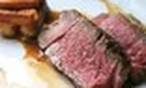 Lời cảnh báo cho người thích ăn thịt bò tái