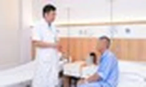 Mắc ung thư giai đoạn cuối tiên lượng sống vài tháng, người đàn ông 62 tuổi bất ngờ có thêm cơ hội điều trị