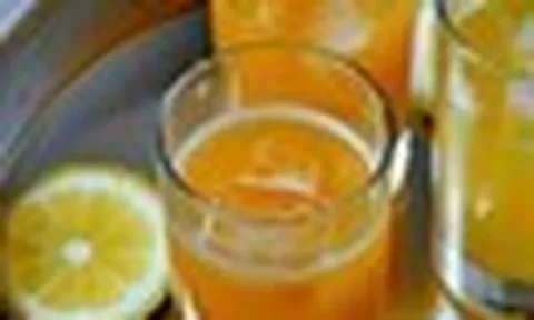 Người đàn ông 48 tuổi không bia rượu, thể thao đều đi khám phát hiện gan nhiễm mỡ nặng vì món nước healthy, bác sĩ nói thẳng: "Toàn đường fructose vào người"