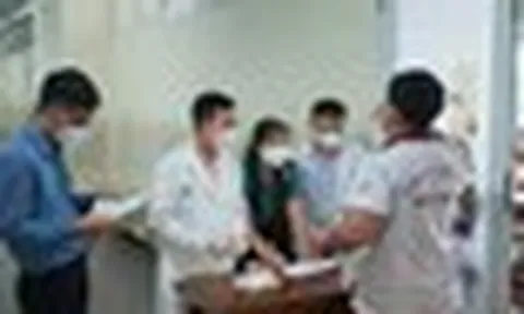 TPHCM: Thêm học sinh mắc não mô cầu, 99 người uống kháng sinh dự phòng