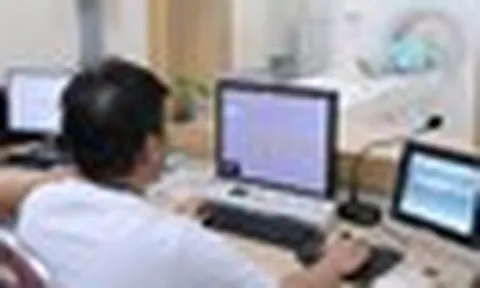 Trì hoãn khám sức khỏe để ưu tiên lo cho gia đình, nhiều người hối không kịp