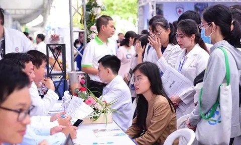 Tin tức sáng 30-10: TP.HCM đề xuất hỗ trợ bác sĩ về trạm y tế, cao nhất là 80 lần lương tối thiểu vùng I