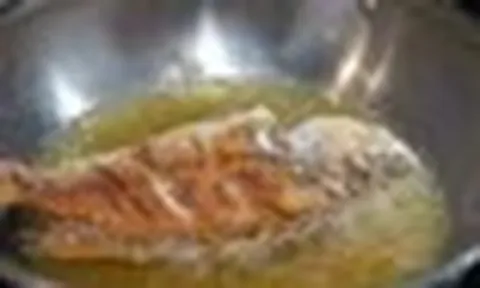 Đây là cách rán cá đơn giản, vàng giòn như nhà hàng, hạn chế mất dinh dưỡng