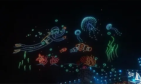 Hà Nội: 2024 máy bay biểu diễn xác lập kỷ lục Đông Nam Á đêm giao thừa