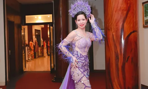 Doanh nhân Thái Thị Quý Hương đấu giá thành công bộ trang phục dạ hội đến từ NTK Tommy Nguyễn