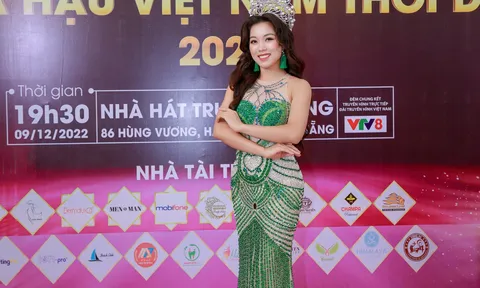 Hoa hậu Đỗ Thị Quỳnh xuất hiện rạng ngời trên thảm đỏ