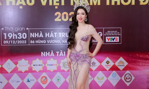 Chung kết Hoa hậu Việt Nam Thời đại 2022: Hoa hậu Khương Phương Anh diện váy cắt xẻ khoe đường cong trên thảm đỏ