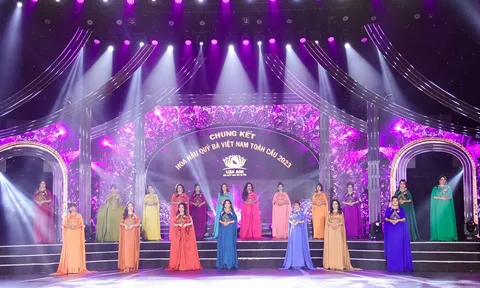 NTK Tony Phạm đưa BST áo dài cách tân đến Chung kết Hoa hậu Quý bà Việt Nam Toàn cầu 2023