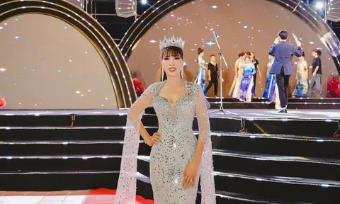 Á hậu Nguyễn Thị Hằng khoe vóc dáng đáng ngưỡng mộ tại đêm chung kết Hoa hậu Doanh nhân Biển 2023