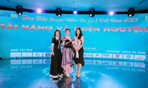 Doanh nhân Phan Thị Thu Kiều đấu giá vật phẩm gây quỹ thiện nguyện tại Hoa hậu Doanh nhân Du lịch Việt Nam 2023