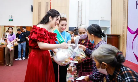 Những tấm gương vì cộng đồng: Các Hoa hậu, Á hậu, Người đẹp trao 100 phần quà giúp đỡ các hộ gia đình khó khăn
