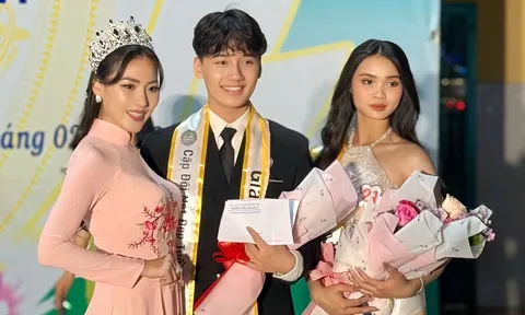 Hoa hậu Nhân Ái Nguyễn Ngọc Hiếu chấm thi nhan sắc tại trường THPT Chu Văn An