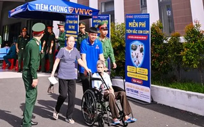 VNVC tài trợ tiêm chủng miễn phí, kho lạnh và ưu tiên cung ứng vắc-xin thế hệ mới cho Côn Đảo